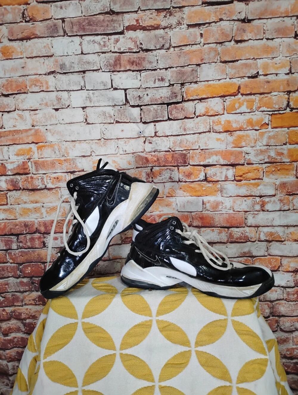 2007 Nike Air Elite Basketball Sneakers